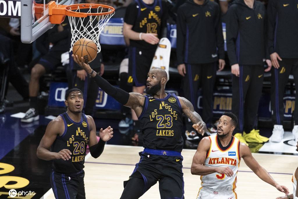 詹姆斯31+9+10東契奇27+12 湖人勝老鷹止3連敗