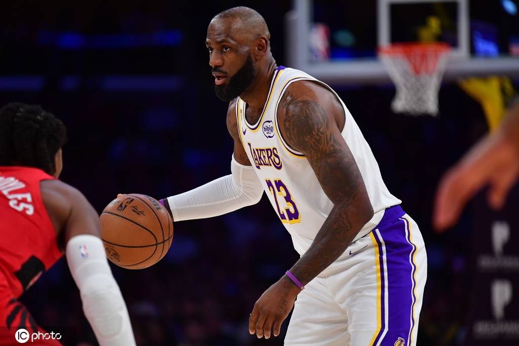 NBA改朝換代了！全明星首發(fā)無詹姆斯 老巨星黯然離場